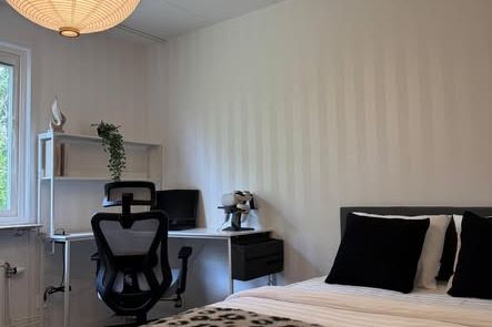 Furnished Room with Private Bath in Angered