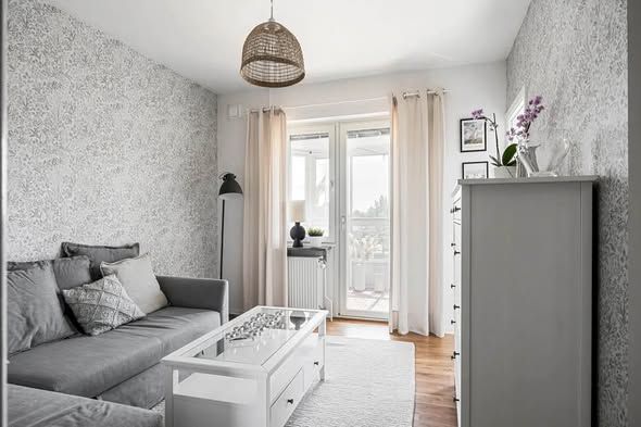 1:a i Lomma med balkong nära stationen